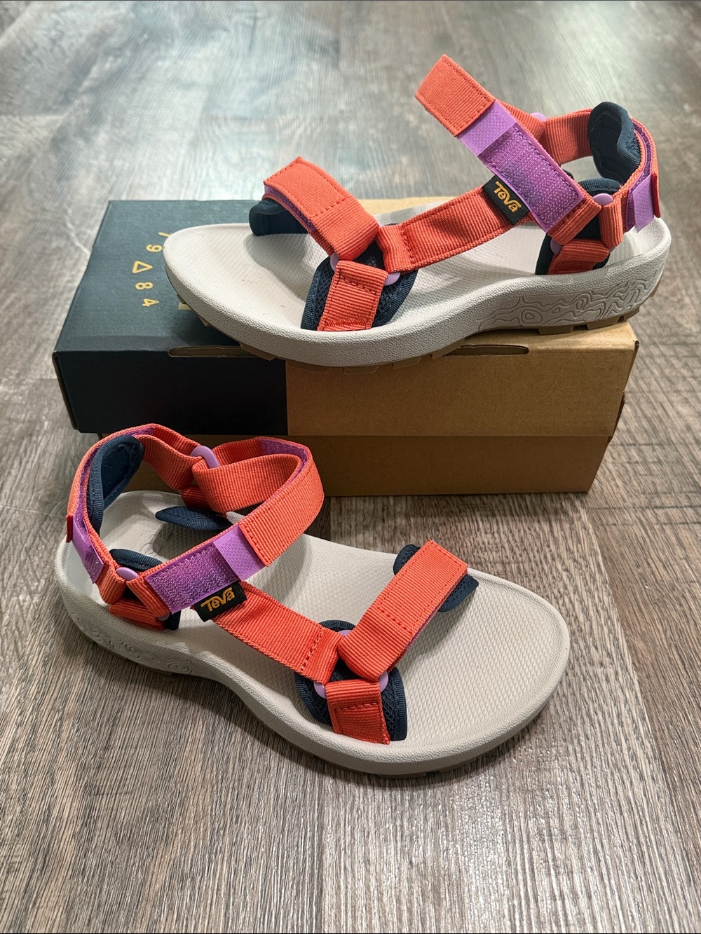 NWT Teva Hydratrek Women’s Hiking Water Sandals Size 6 Orange and Purple